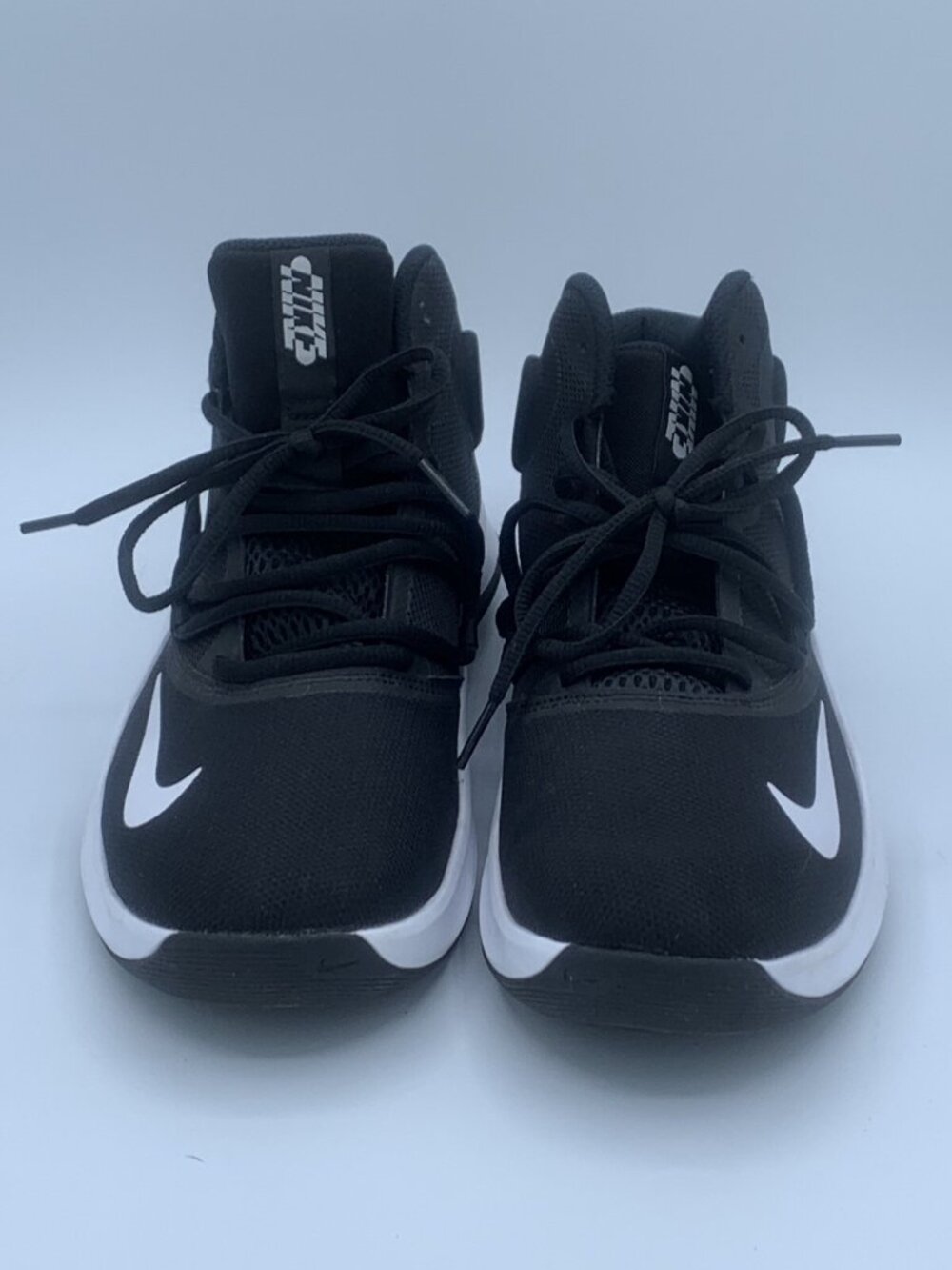 Nike Air Versatile IV Black Mid Basketball Shoes Sneakers Size 8 AT1199-002 EUC